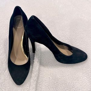 Jessica Simpson | black suede heels EUC